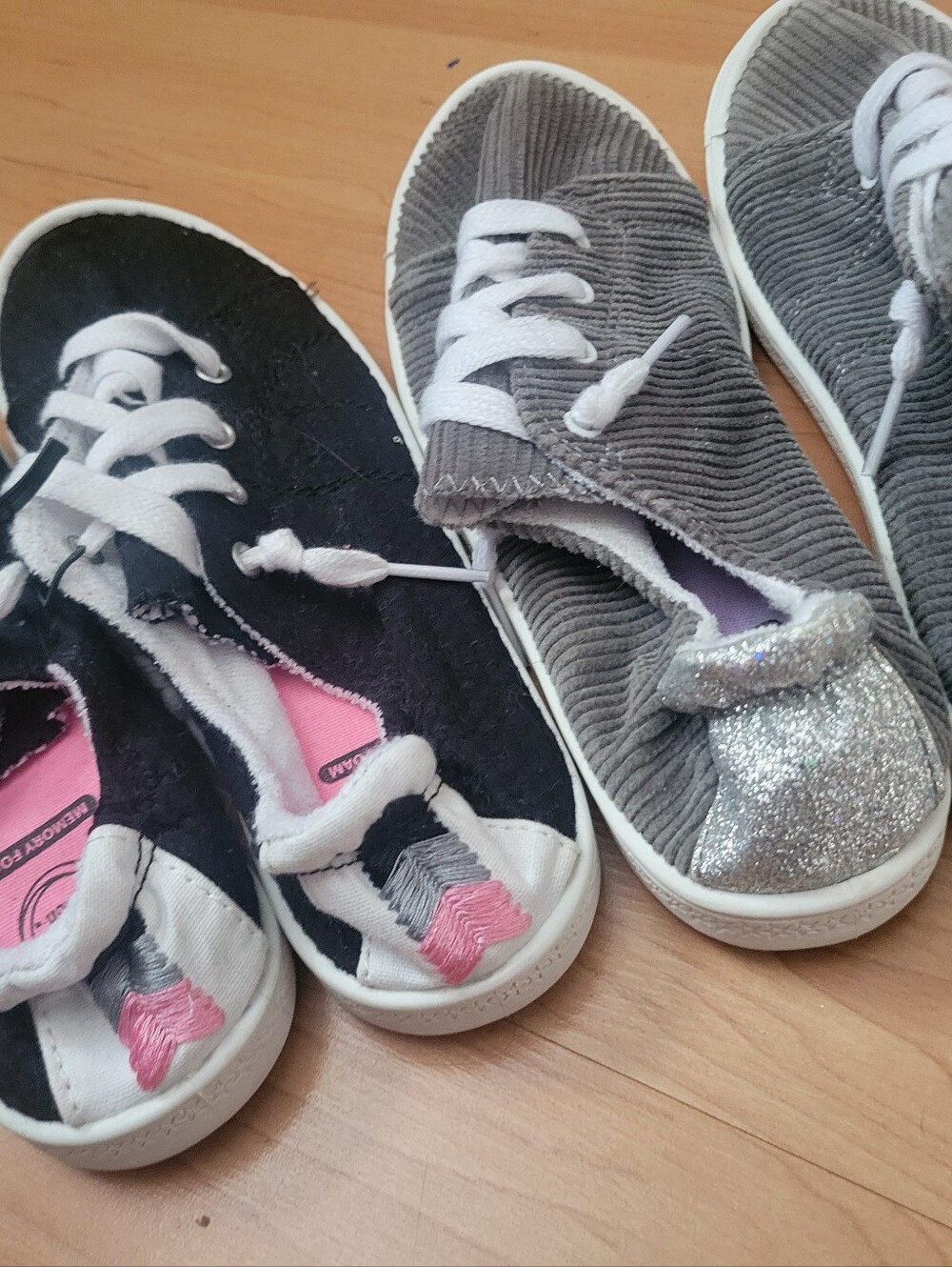 Nwt Kids Sneakers - Picture 4 of 4